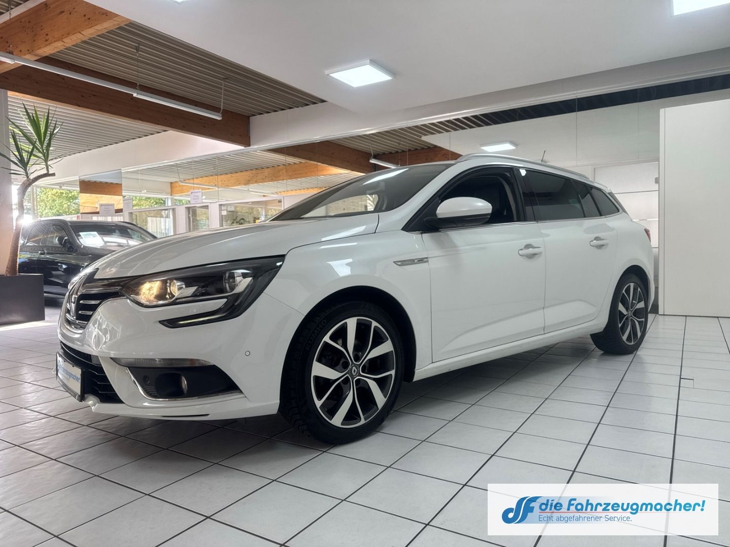Fahrzeugabbildung Renault Megane IV Grandtour BOSE-Edition 1.2 TCe 130 Ene