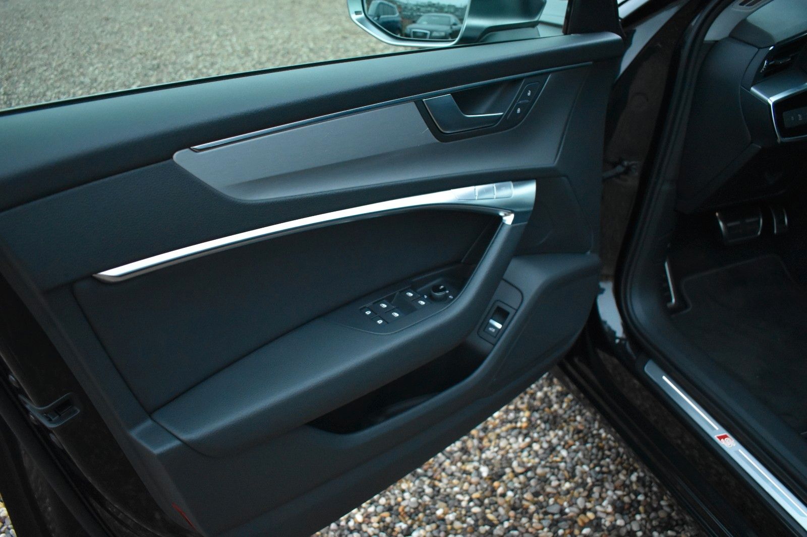 Fahrzeugabbildung Audi S6 Avant 3.0 TDI quattro Matrix-LED HUD