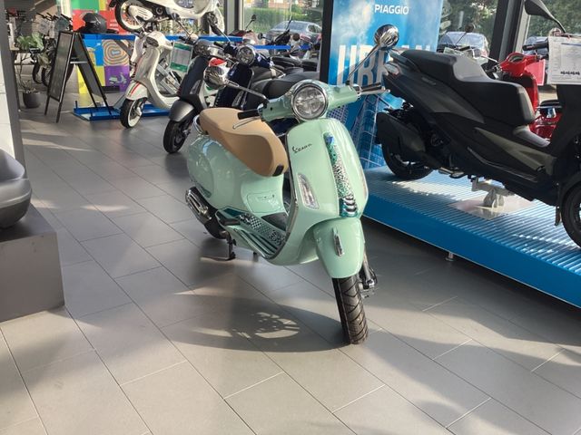 Vespa Primavera 50 Batik NEU SOFORT VERFÜGBAR !