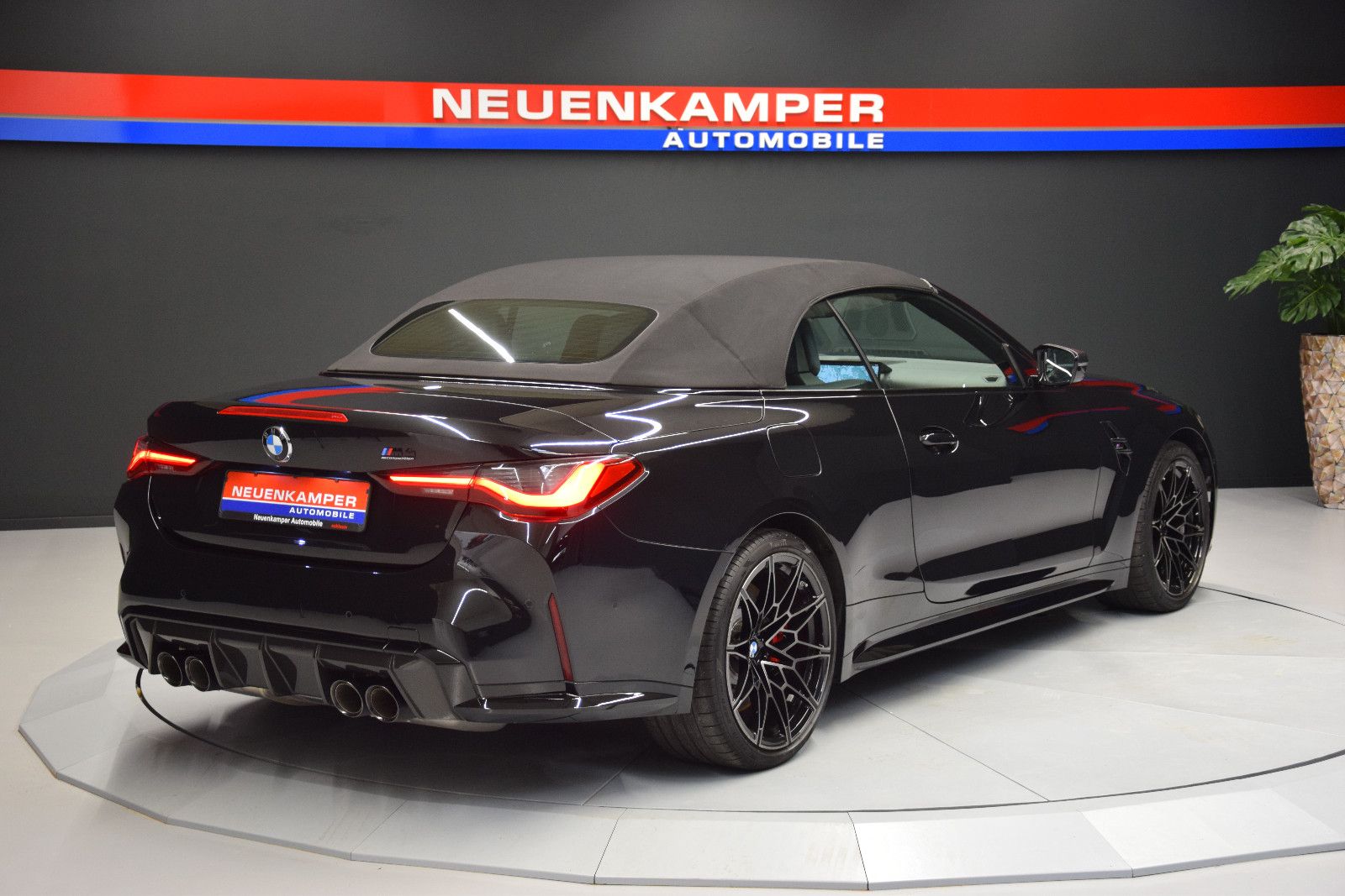 Fahrzeugabbildung BMW M4 Cabrio xDrive Competition ACC 360° H&k Leder