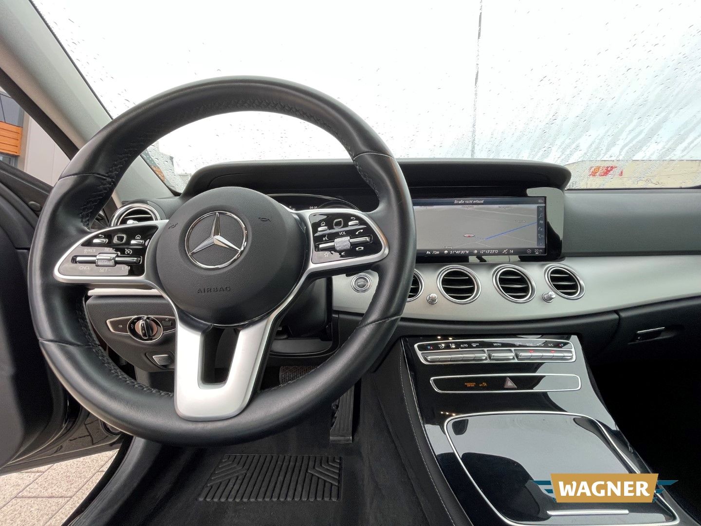 Fahrzeugabbildung Mercedes-Benz E 220 T LED-Scheinwerfer Elektr. Sitze Sitzheizu