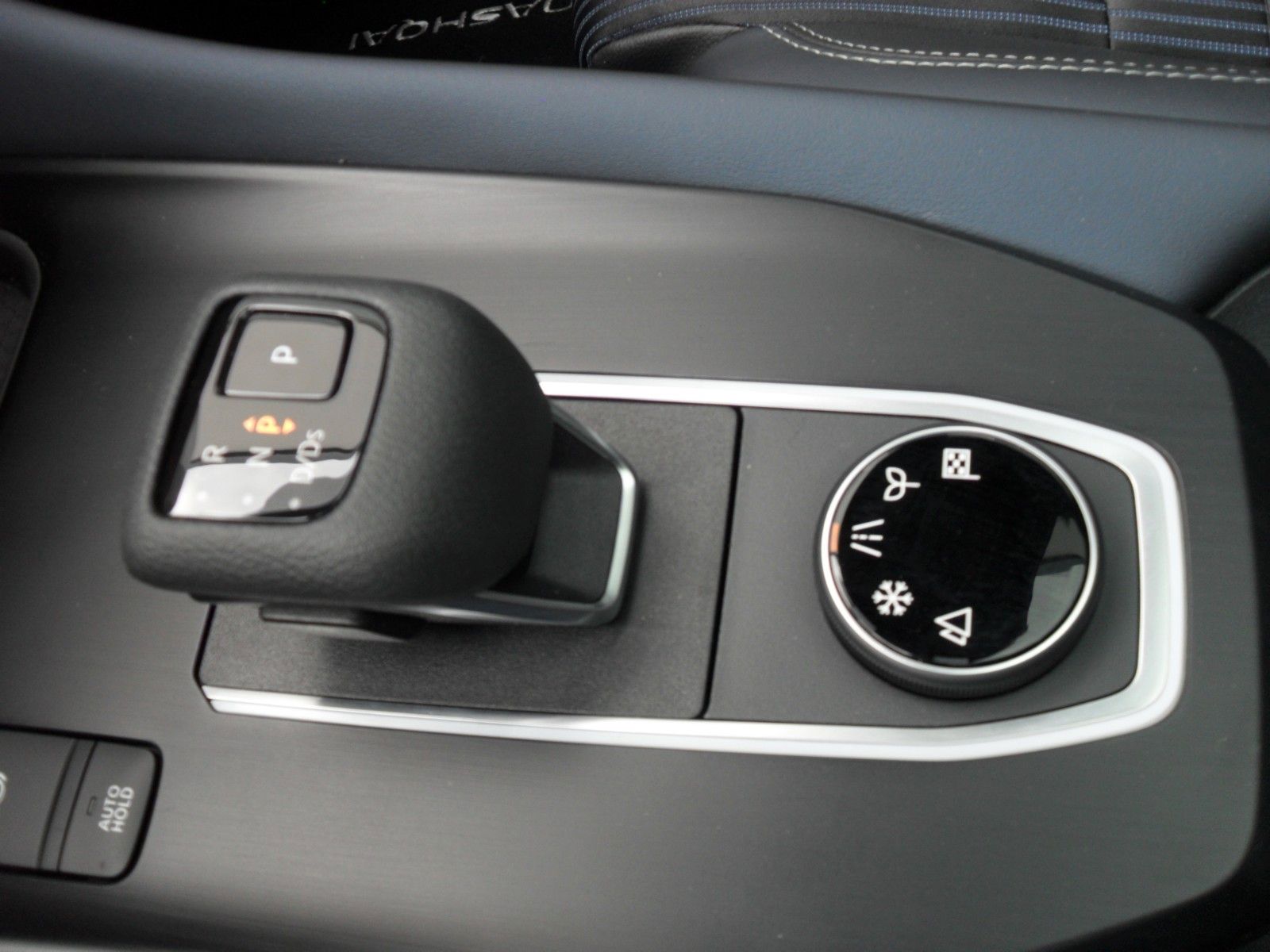 Fahrzeugabbildung Nissan Qashqai Tekna 4x4 | HeadUp | WP | Panorama