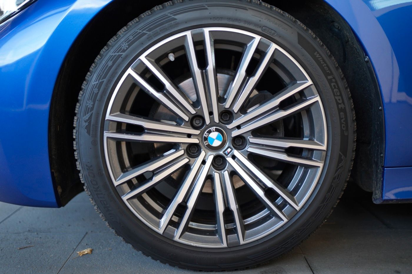 Fahrzeugabbildung BMW 320i M Sport +Head Up Disp+Live Cockpit Plus+LED