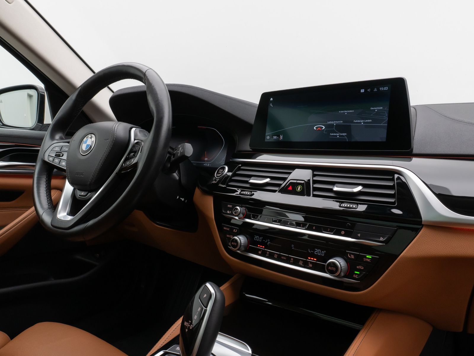 Fahrzeugabbildung BMW 530d xD Luxury Line Panorama Kamera HUD DAB HiFi