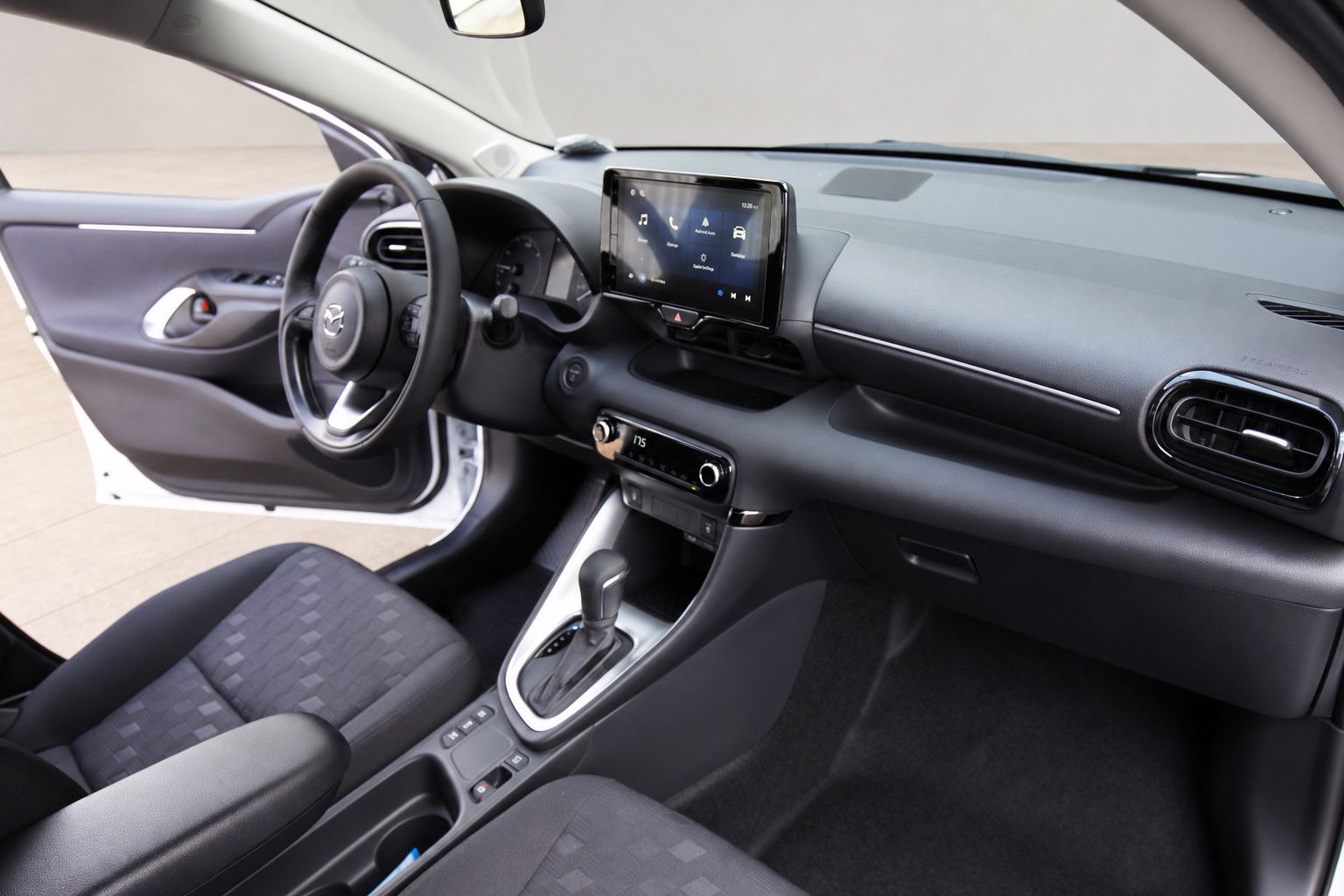 Mazda 2 Hybrid - Bild 14