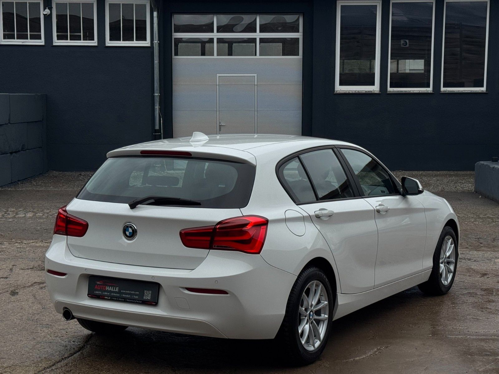 Fahrzeugabbildung BMW 118i Advantage Tempomat BLT PDC LED SHZ AHK