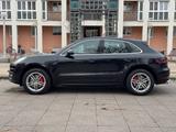 Porsche Macan Turbo Pano+Bose+SP.AGA+Motor neu+AHK - Porsche Gebrauchtwagen in Stuttgart