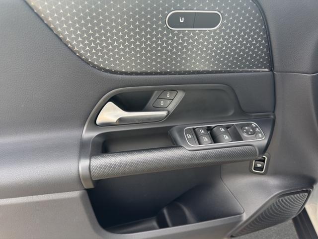 Mercedes-Benz B 180 Autom. Advanced AHK