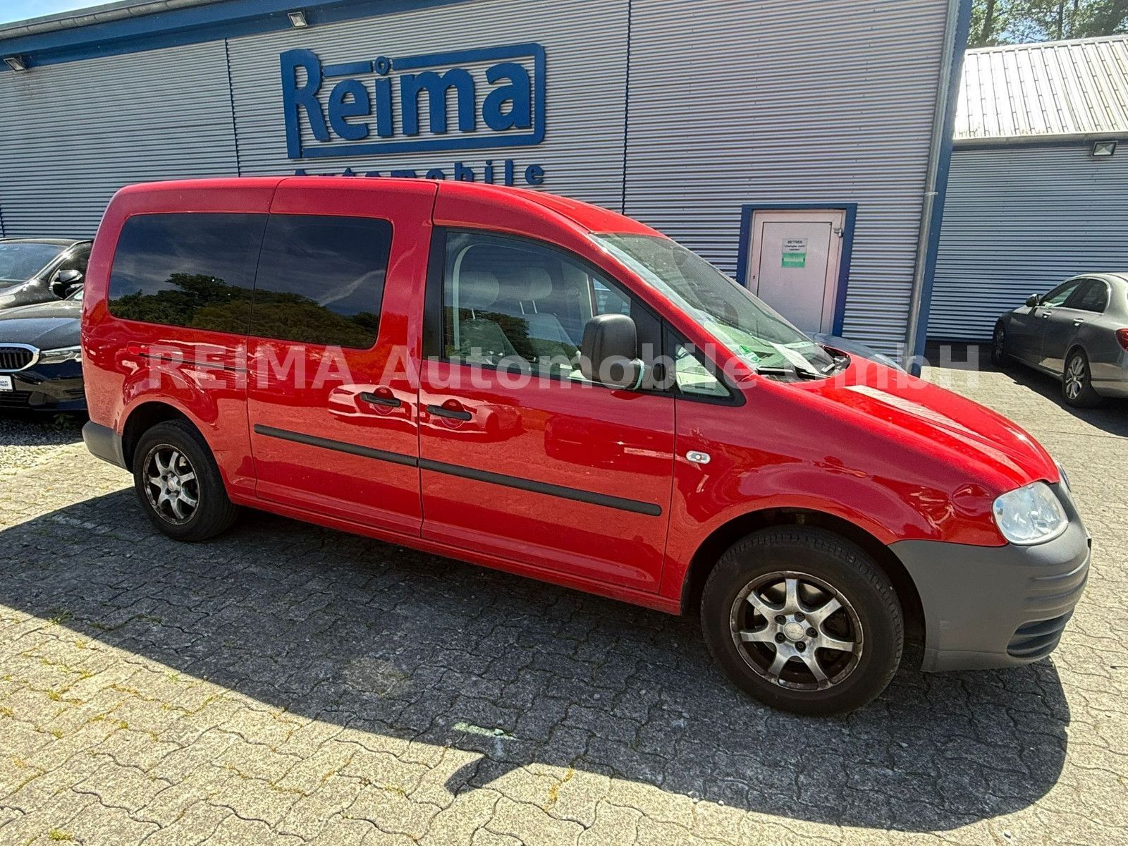 Fahrzeugabbildung Volkswagen Caddy Maxi 1,9TDi Kombi, 5 Sitzer, AHK, KLima