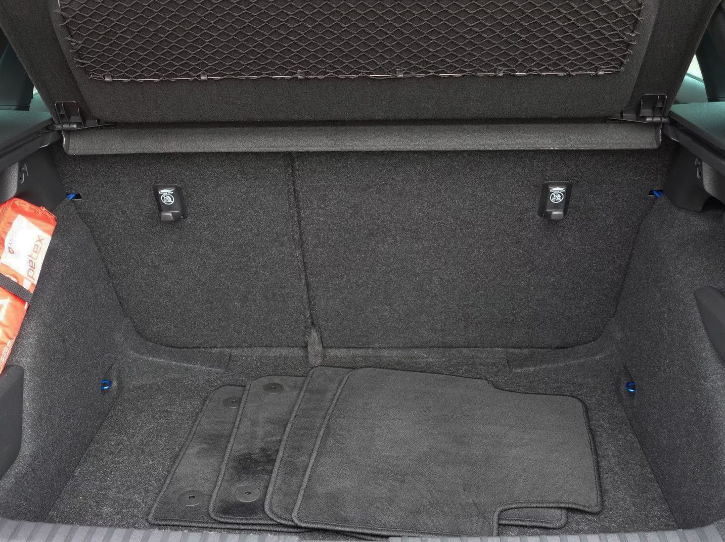 Fahrzeugabbildung SKODA Kamiq 1.5 TSI MONTE CARLO LED Navi Assist. 18"LM