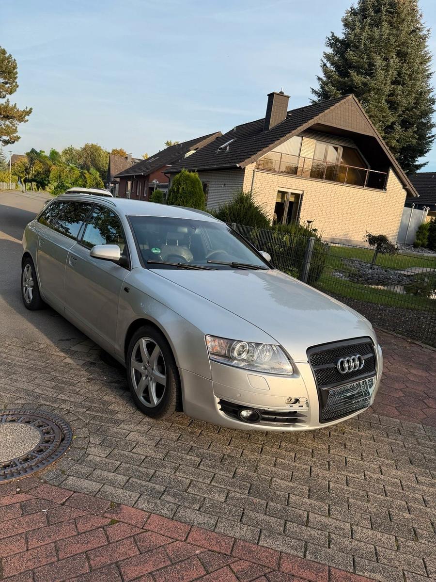 Audi Quattro 2005 — салон