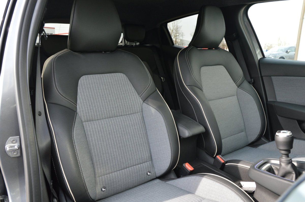 Fahrzeugabbildung Renault Clio V LED SHZ Navi Kamera  Techno