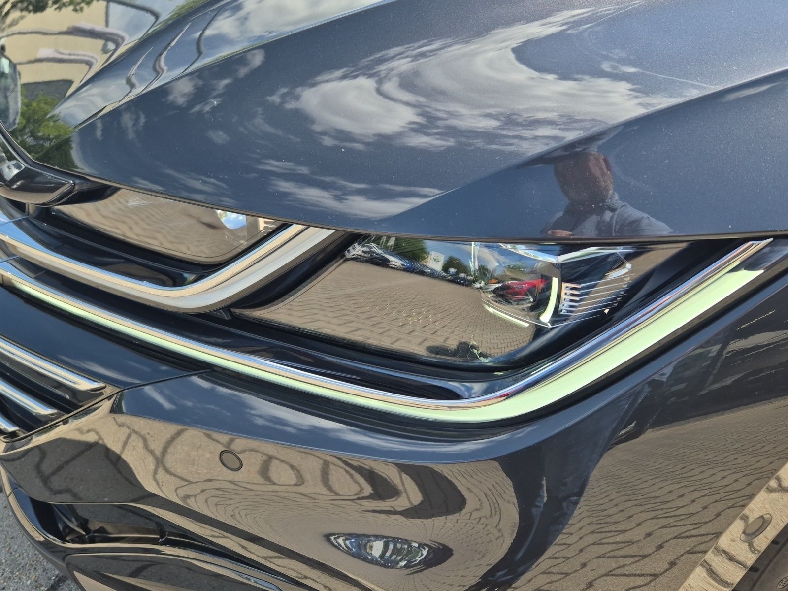 Fahrzeugabbildung Volkswagen Arteon SB TDI DSG R-Line LED ACC 19" DCC AHK NAV