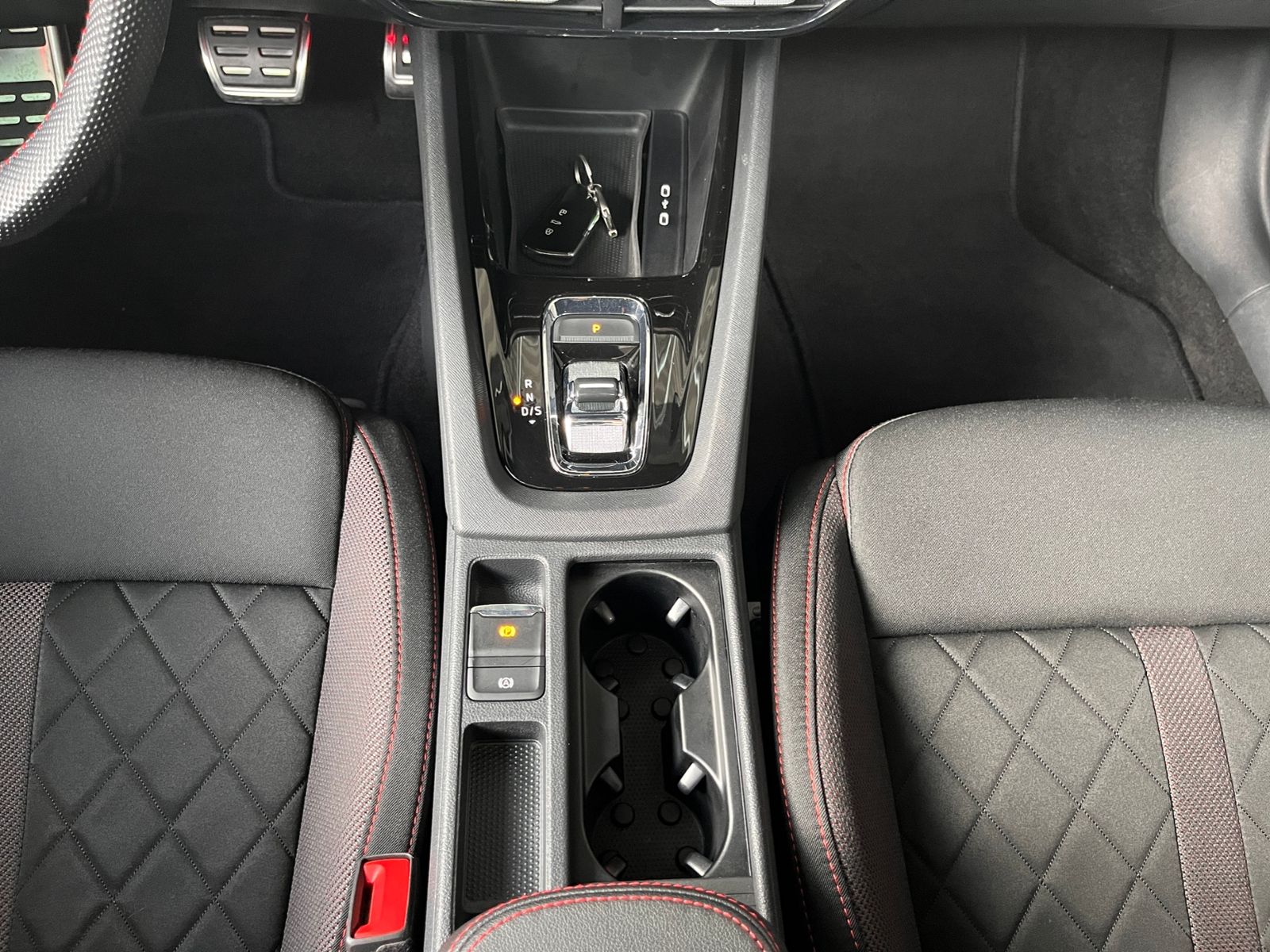 Fahrzeugabbildung SKODA Octavia Combi RS PANO AHK LED NAVI