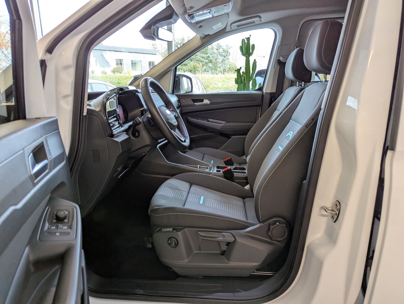 FORD Tourneo Connect L2 Active 7-Sitz Bi-LED Pano AHK - Image 12