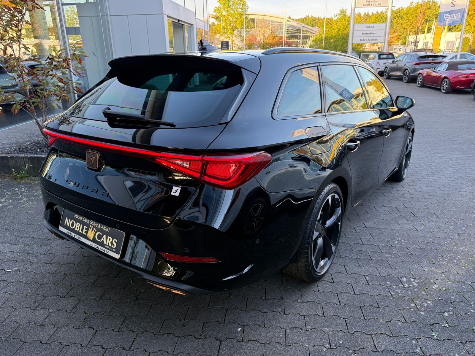 Fahrzeugabbildung CUPRA Leon 1.4 e-Hybrid VZ SHZ NAVI DAB