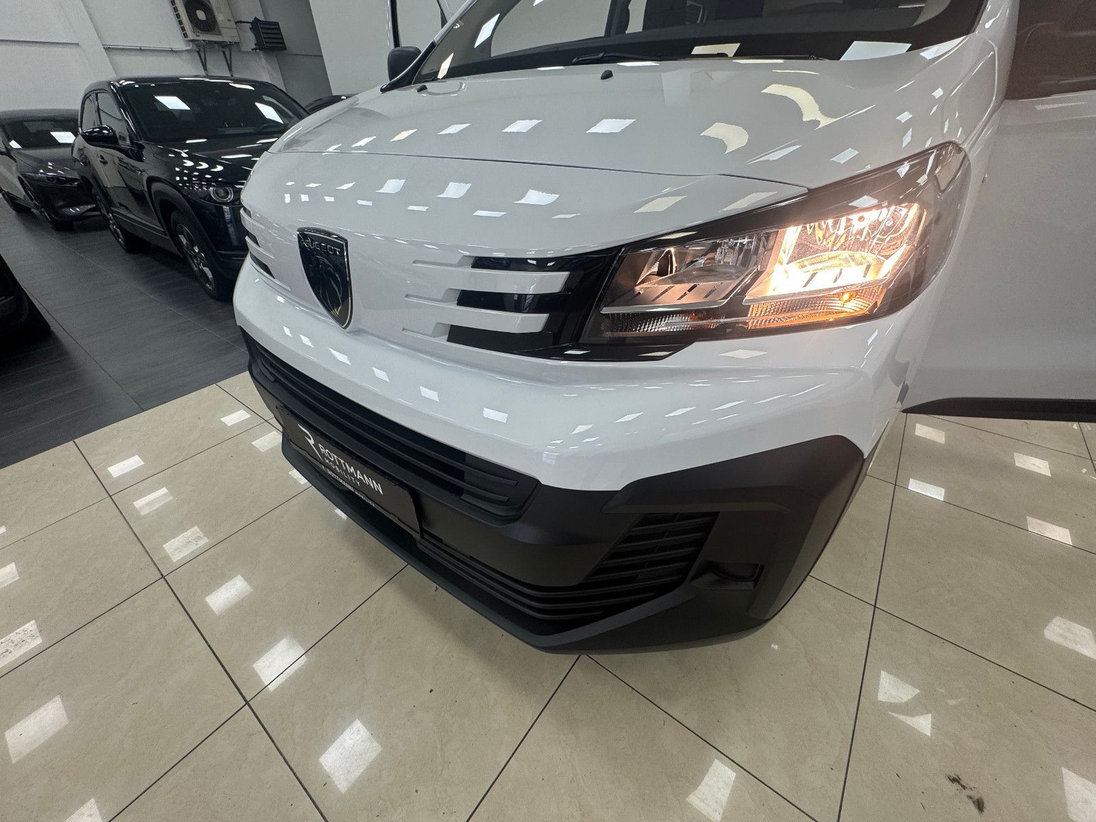 Peugeot Traveller - Bild 17