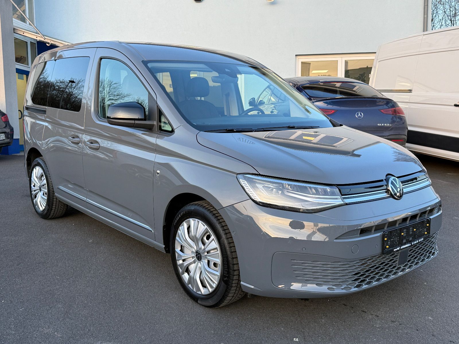 Fahrzeugabbildung Volkswagen Caddy Style TSI DSG ACC AHK Navi LED Kamera SHZ