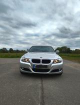 BMW E90 325i xDrive LCI - BMW 325: E90