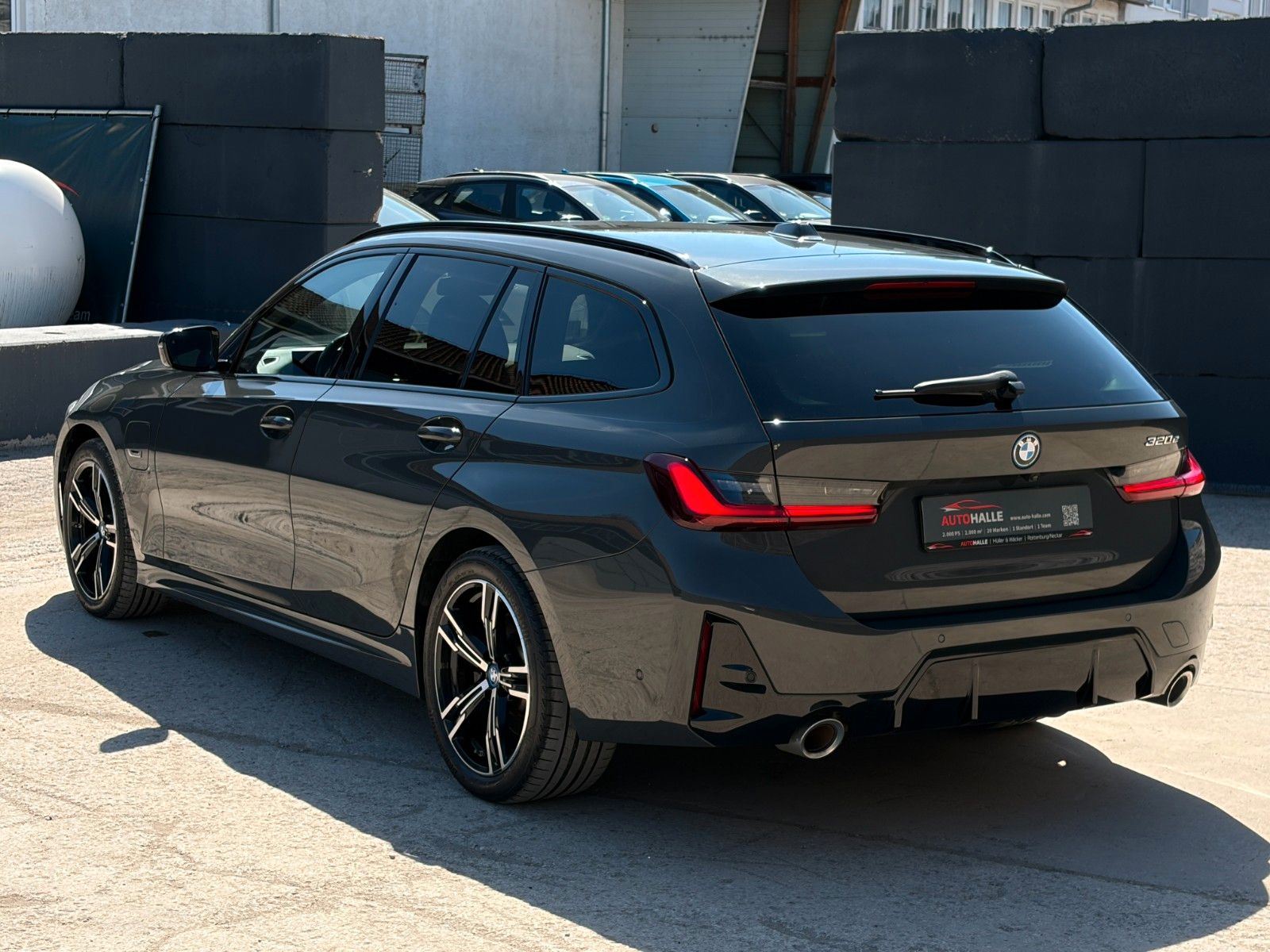 Fahrzeugabbildung BMW 320e Touring M Sport Aero Laser Akustik HUD H&K