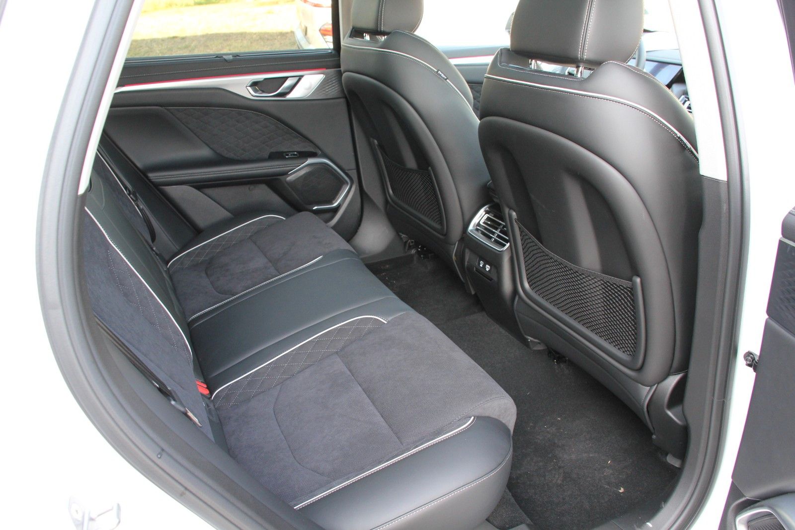 Fahrzeugabbildung GWM Wey 05 2.0 PHEV 350 kW AWD Luxury