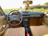 Mercedes-Benz 200/8 Automatik W115 - Mercedes-Benz W115