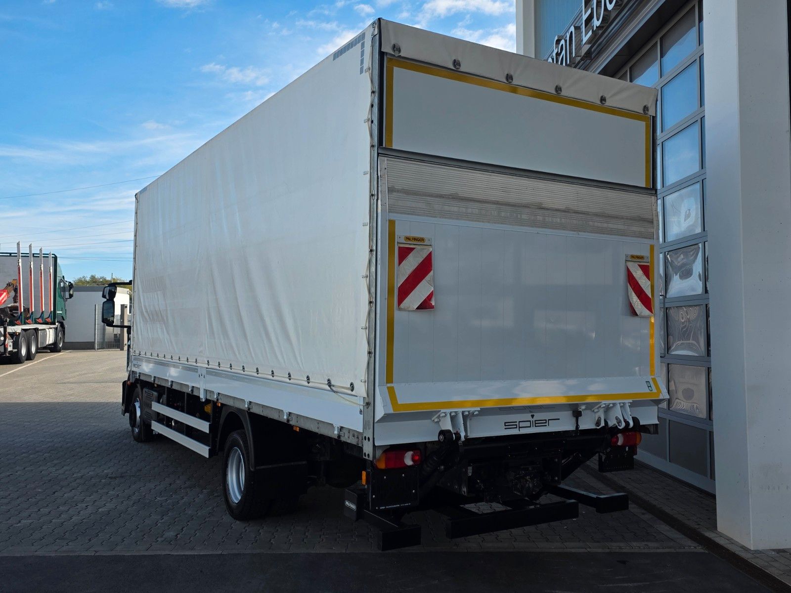 Fahrzeugabbildung Iveco Eurocargo ML120E25 LBW 1.500 3 Sitze Klima