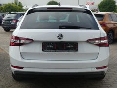 Fahrzeugabbildung Skoda Superb Combi 1.6 TDI DSG Ambition *XEN*NAVI*ACC*