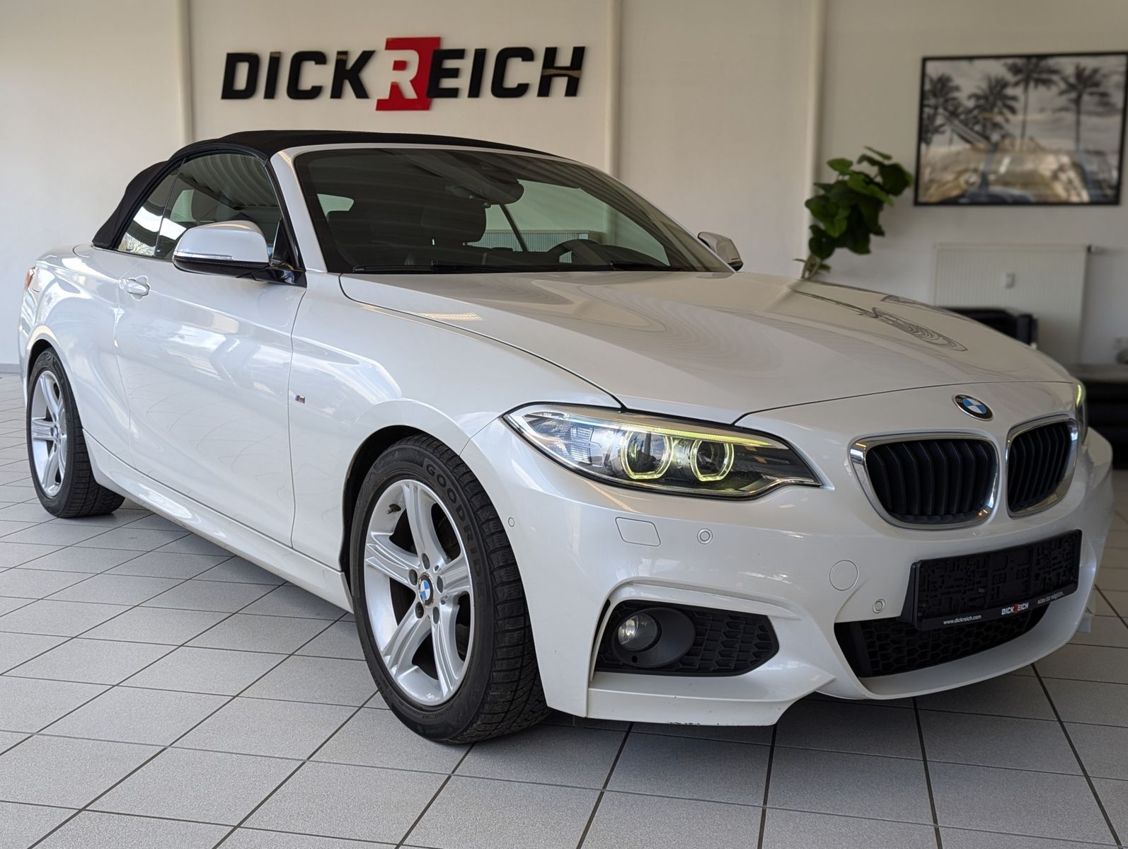 Fahrzeugabbildung BMW 220 d M-Sport-Paket Leder Bi-Xen Navi HiFi