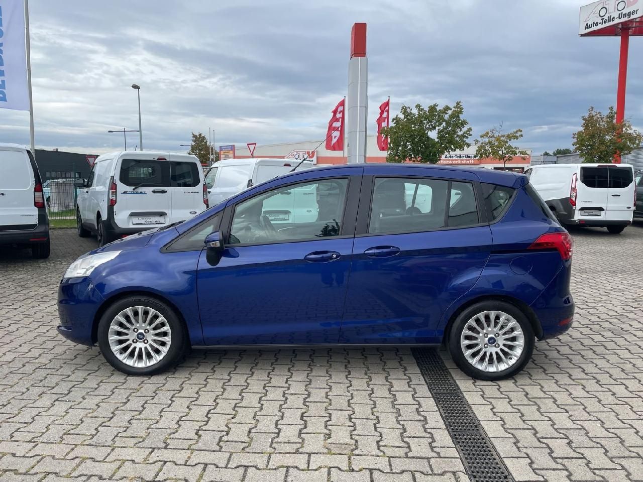 Fahrzeugabbildung Ford B-MAX Trend