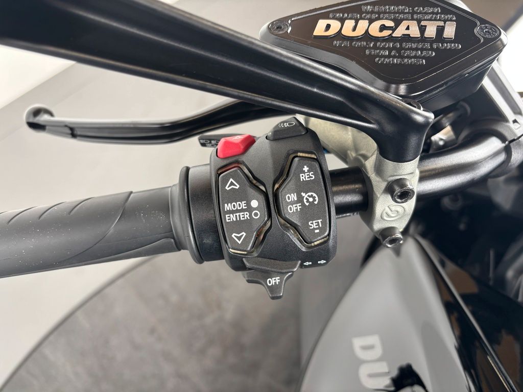 Fahrzeugabbildung Ducati DIAVEL V4 *1. HAND *TOP-ZUSTAND
