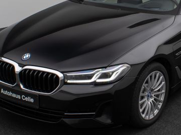 Fahrzeugabbildung BMW 530e Tour HUD Laser Sportsitz Komfortzugang