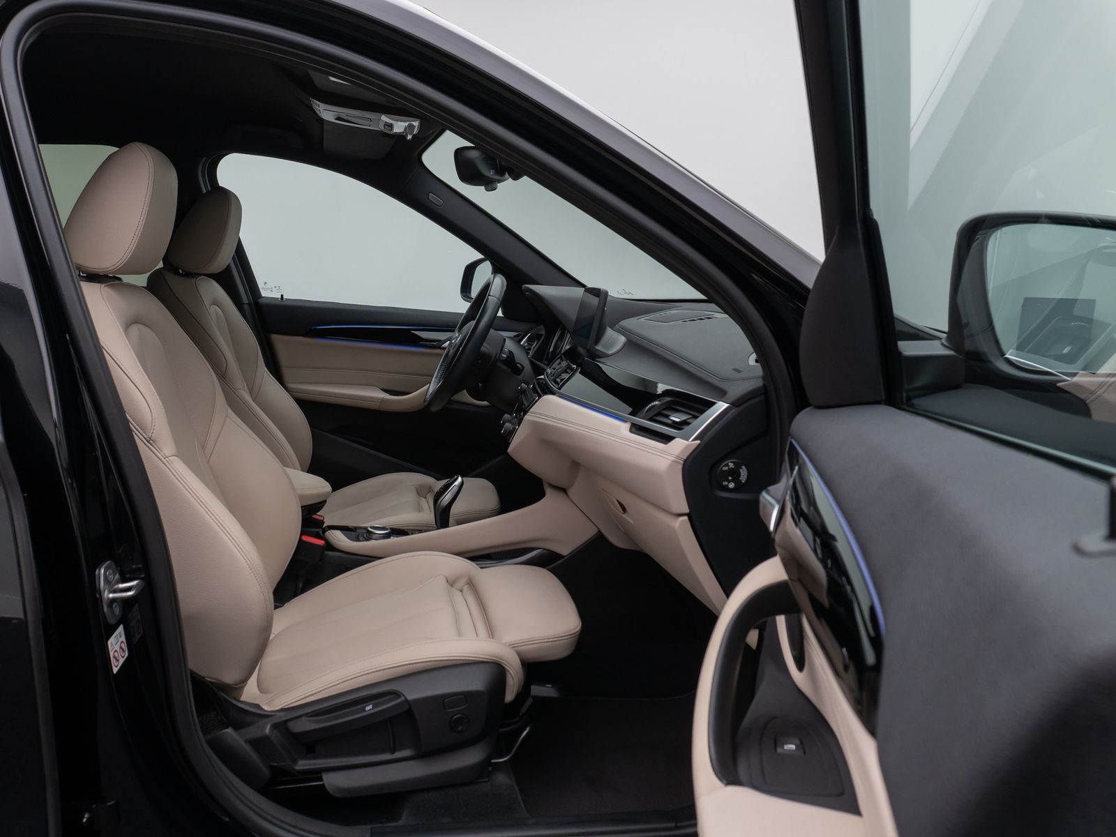 Fahrzeugabbildung BMW X1 xD20i xLine Kamera HUD DAB HiFi Komfort Sport