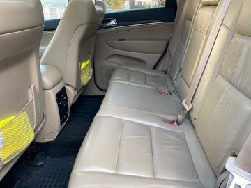 Jeep Grand Cherokee - 11