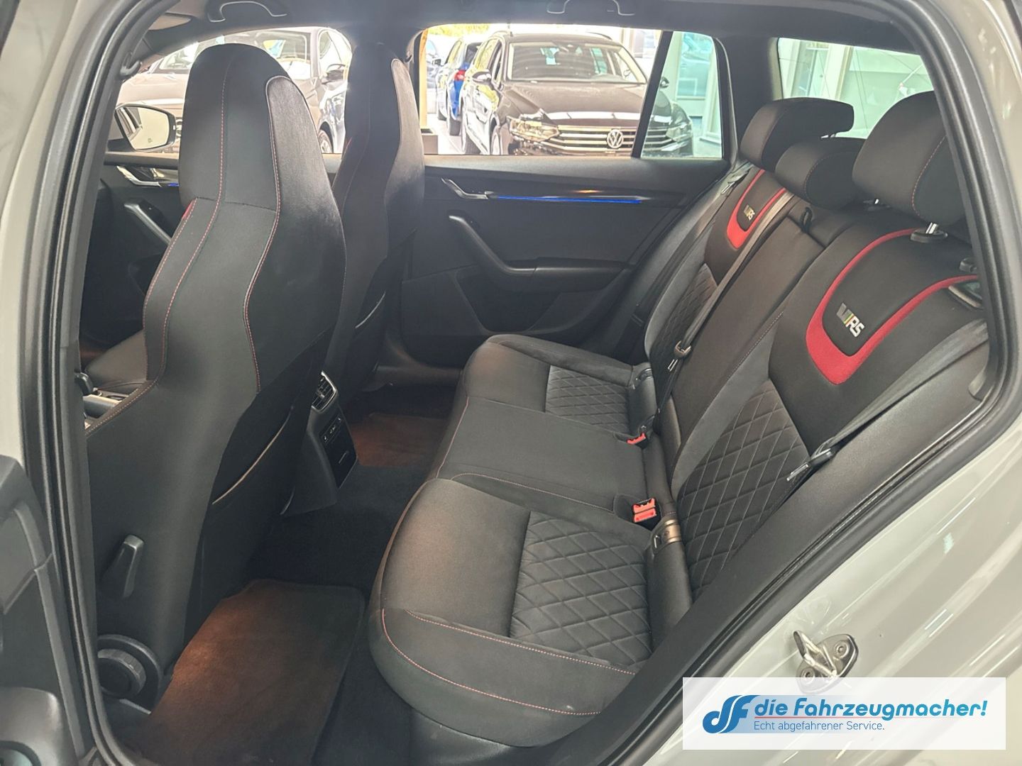 Fahrzeugabbildung SKODA Octavia Combi RS 4x4 Sportpaket AHK Navi LED *EX