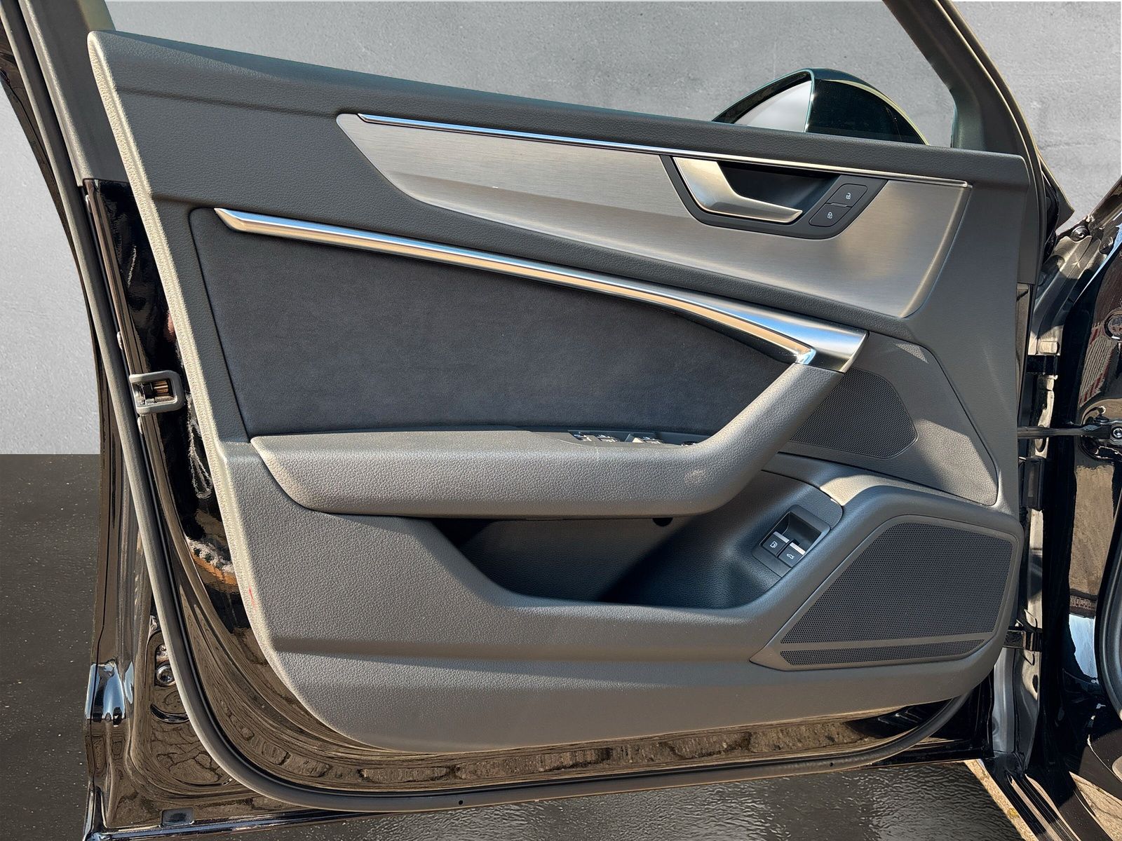 Fahrzeugabbildung Audi A6 Limo 50 TFSIe quattro S-Line AHK Ambiente