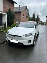 Tesla Model X 75D - autonomes Fahren - Tesla Model X aus 2018