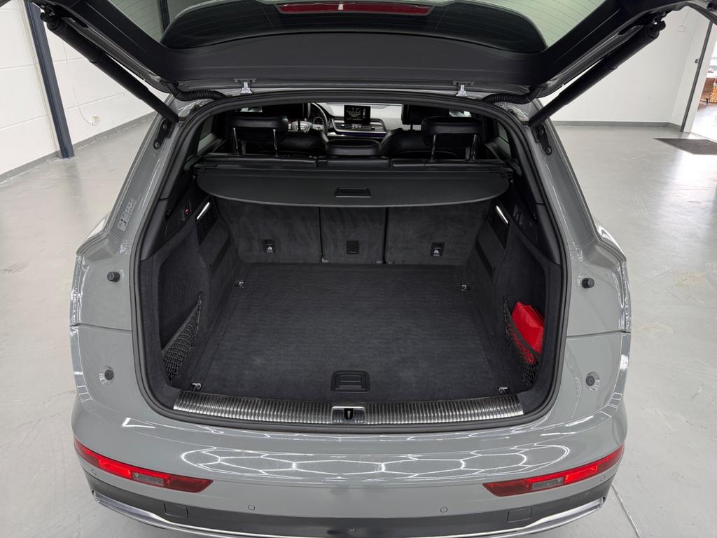 Audi Q5 2.0 TDI quattro S line Black, Foto 3 von 50