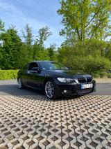 BMW 320i - M-Paket - BMW 320 aus 2009: Coupe