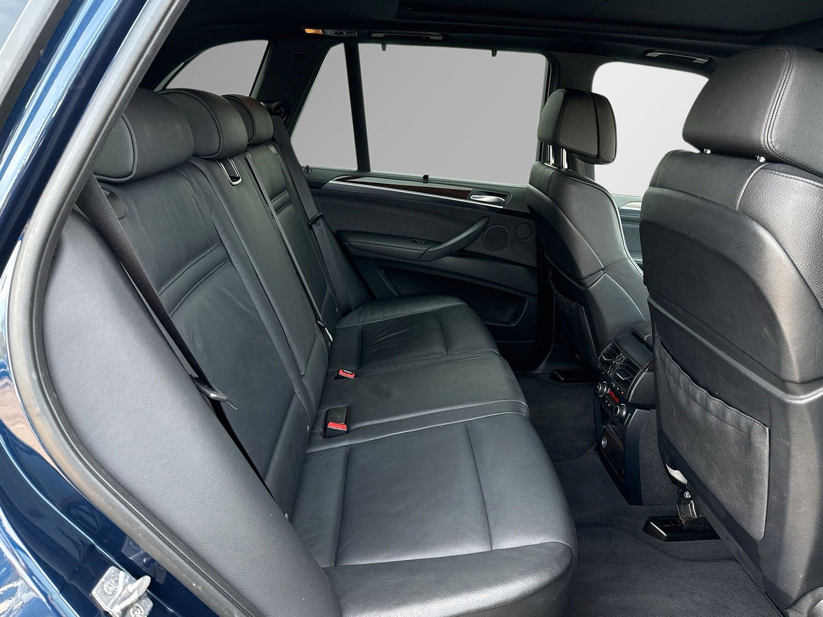 Fahrzeugabbildung BMW X5 xDrive50i*Pano*Bi-Xen*Memory*Head-Up*2-Zonen*