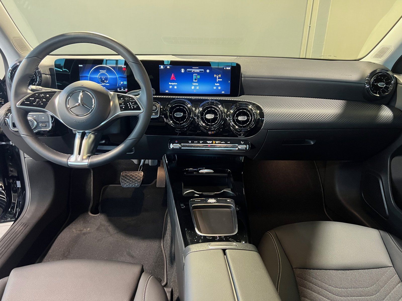 Mercedes-Benz A 180 d Advanced PTS Kamera MBUX LED DAB LMR 16 foto 5