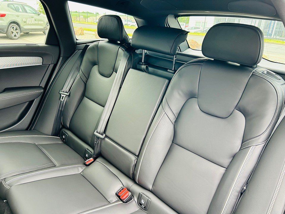 Volvo V90 Ultra Dark Recharge Plug In Ultra Dark Recha foto 14