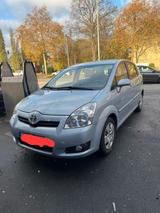 Toyota Verso - Toyota Verso in Essen