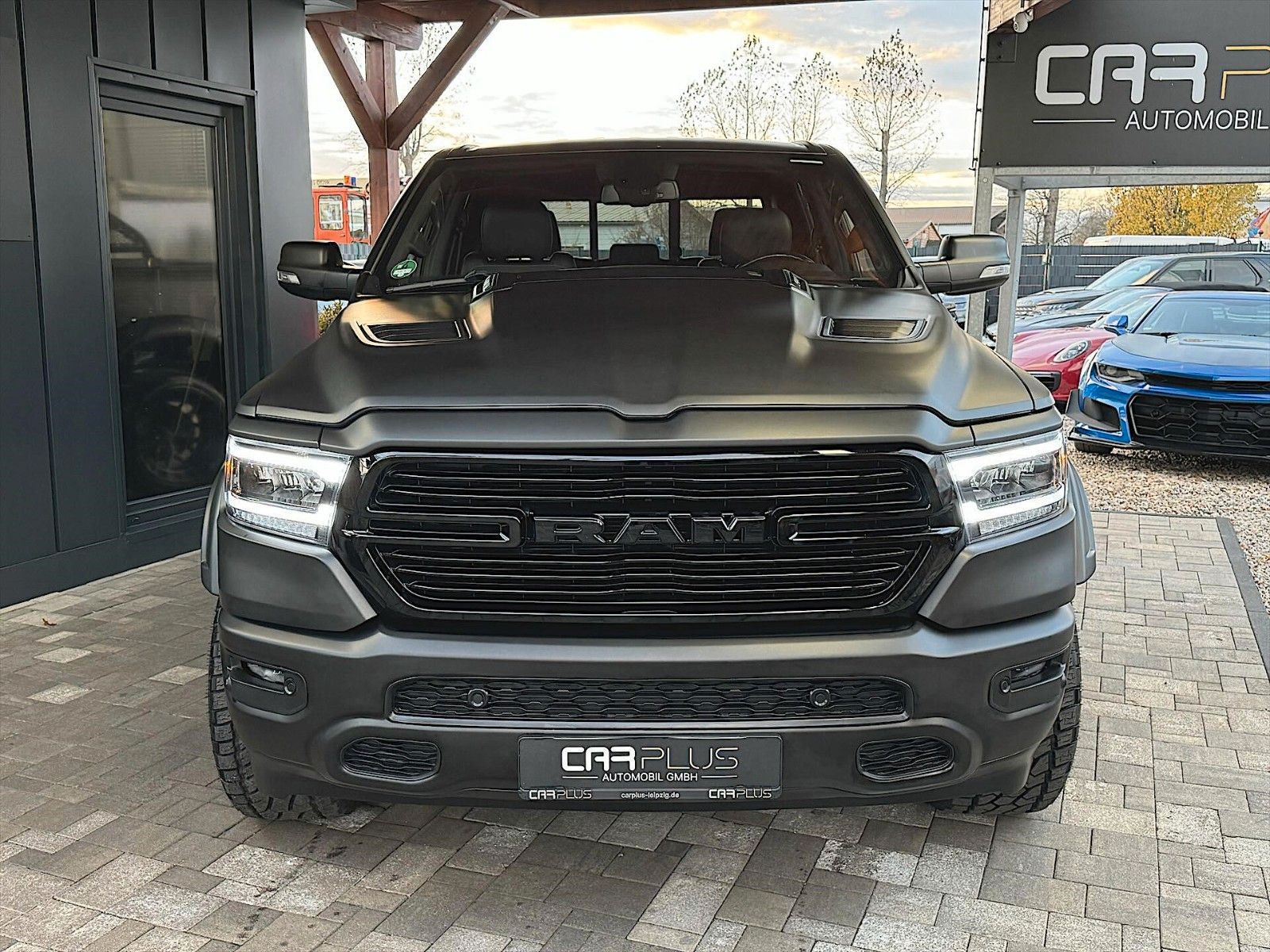 Fahrzeugabbildung Dodge RAM 5.7 V8 SPORT MADMAX 4x4 *NAP*22 Zoll*Tesla*