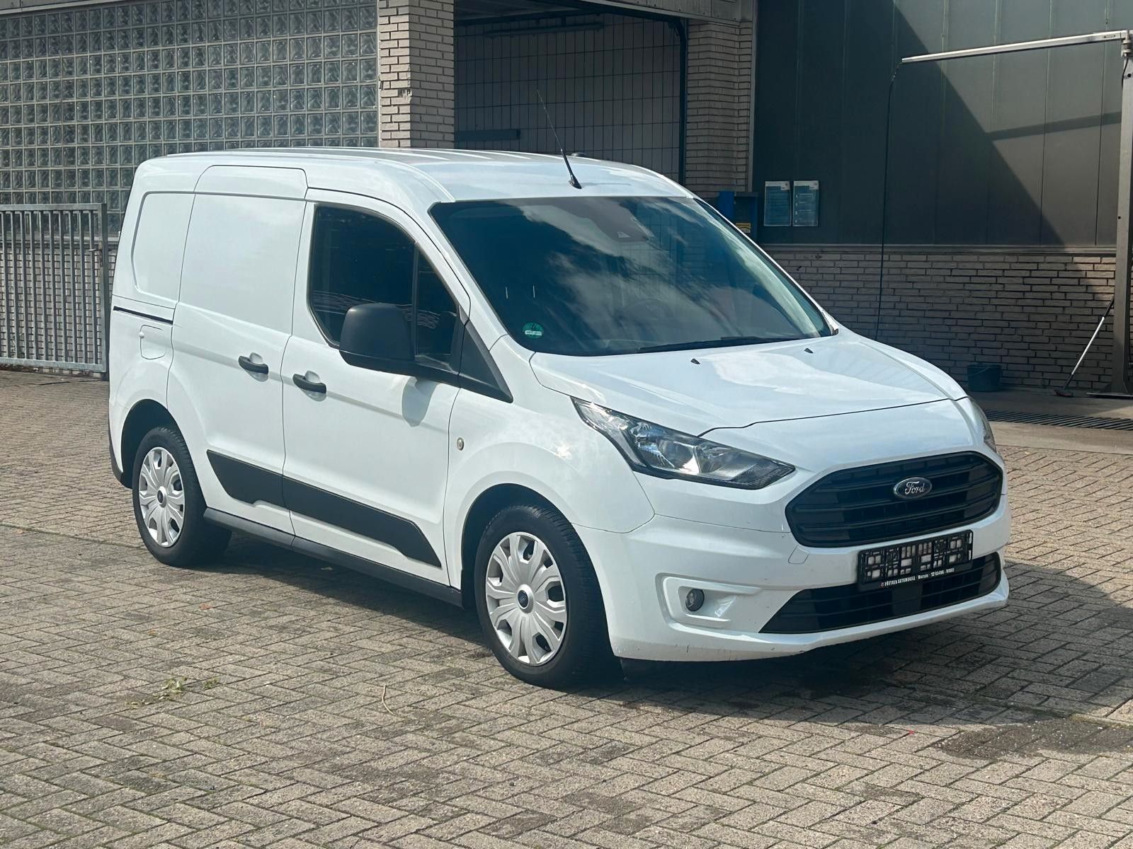 Ford Transit - 1