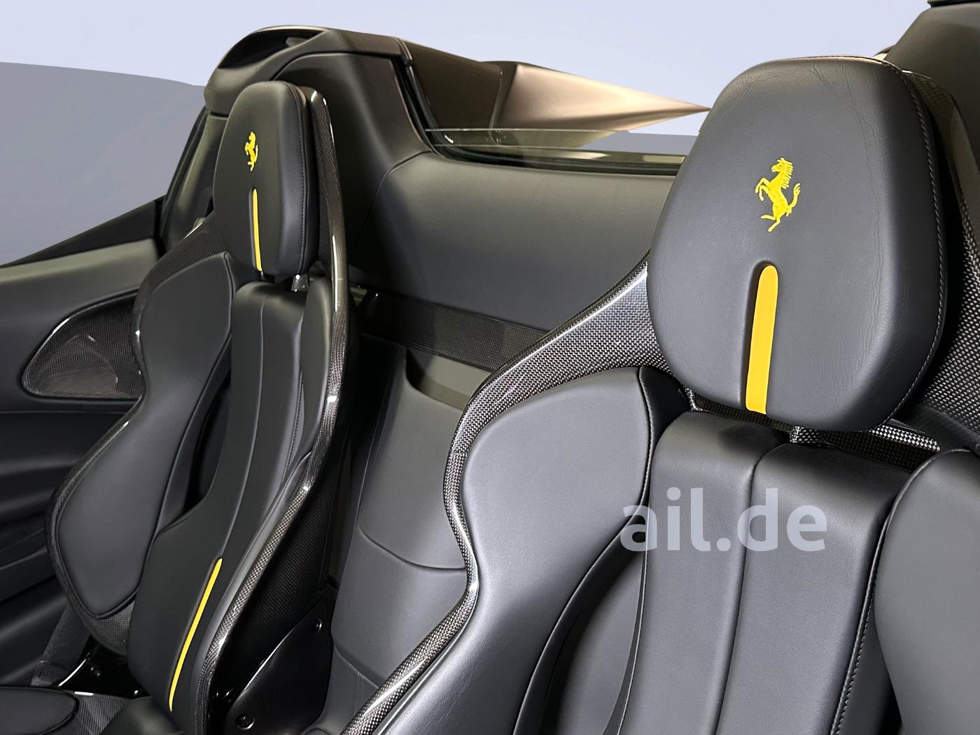 Ferrari SF90 Spider Nero Opaco Carbon PACK Racing Seat
