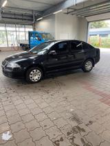 Skoda Octavia 1.6 MPI | BJ 2006 | Schwarz ... - Skoda Octavia: Mpi
