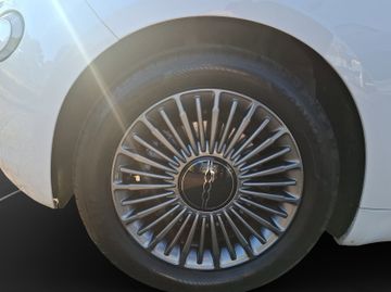 Fiat 500 e Icon KeyLess+Navi+SHZ+LM+SoundSys+SpurH