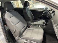 Volkswagen Golf 1.6TDI DSG/PDC/SHZ/Allwetter/Scheckheft. bei Bilicar