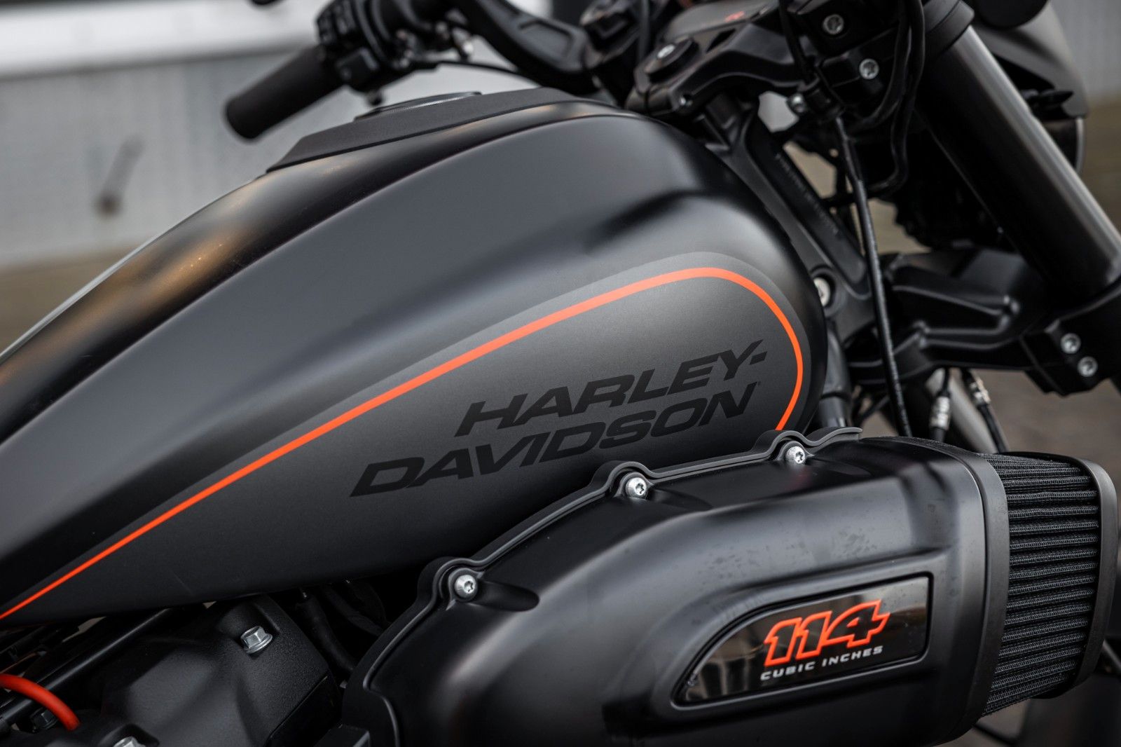 Fahrzeugabbildung Harley-Davidson FXDRS 114 CUI - KESSTECH - SEITLICHER KZH